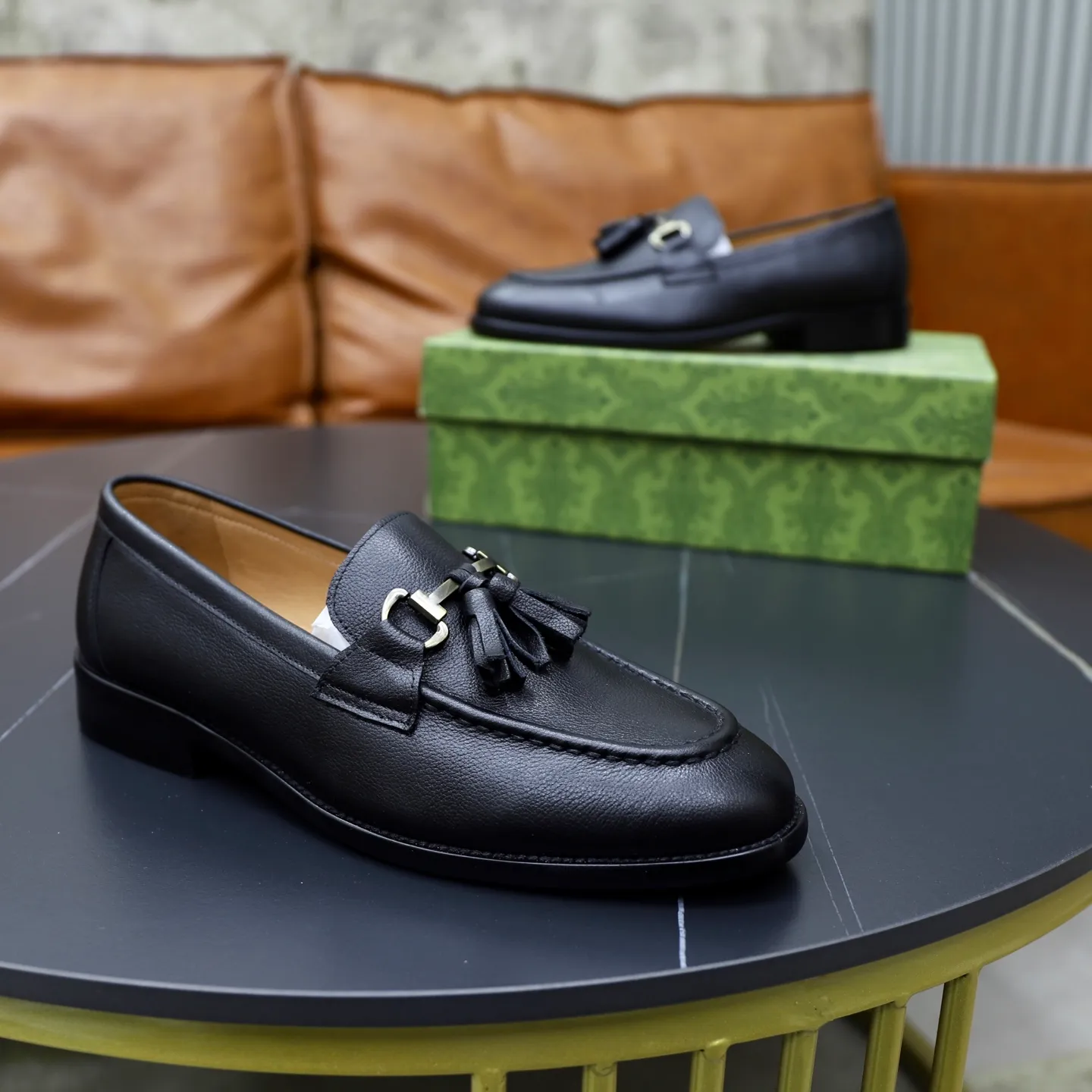 Men's shoes: 480💰🙅‍♂️🙅‍♂️🙅‍♂️ Brand: Gucci GuCCI Standard code: Men's code 38-44 (45 can be customized) Grade: Same style as the official website Original order quality Material: Original cowhide surface Comfortable lining Original outsole Style category: Men's fashionable casual leather shoes Distinguished big-name luxury elements Top luxury Color: actual picture color